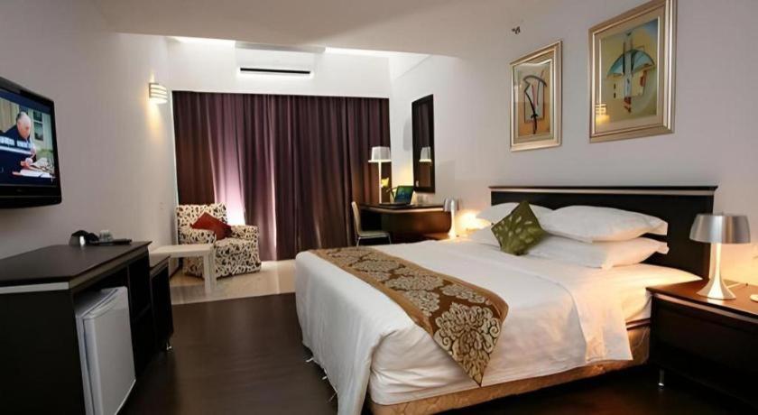Ritz Garden Hotel Ipoh Exterior foto